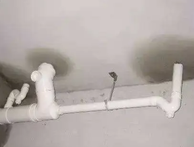 双鸭山市卫生间测漏水的几种情景